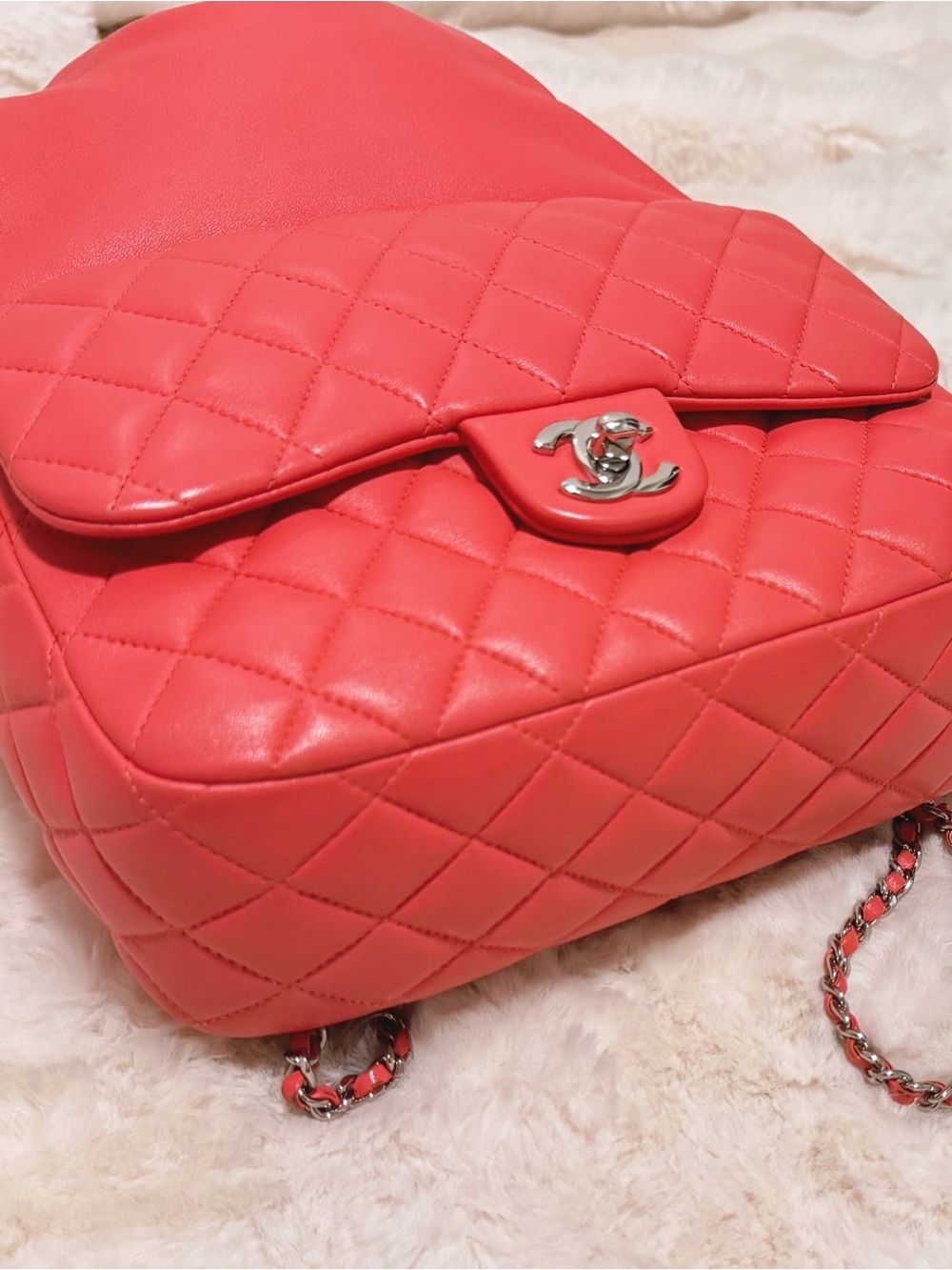 Chanel Red Quilted Backpack In Seoul - Picture 4 of 15